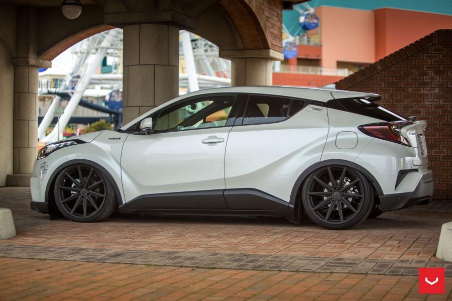  Toyota C-HR on Vossen Wheels (VFS10) 2017 года  (фото 10 из 20)